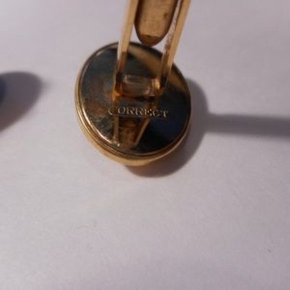 "Correct Gold Tone Black Tie Clasp Cufflinks Set " - Picture 4 of 7